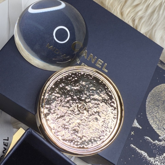 NEW Chanel Moon Paper Weight And Moon Autumn Festival Card RARE - Picture 6 of 9